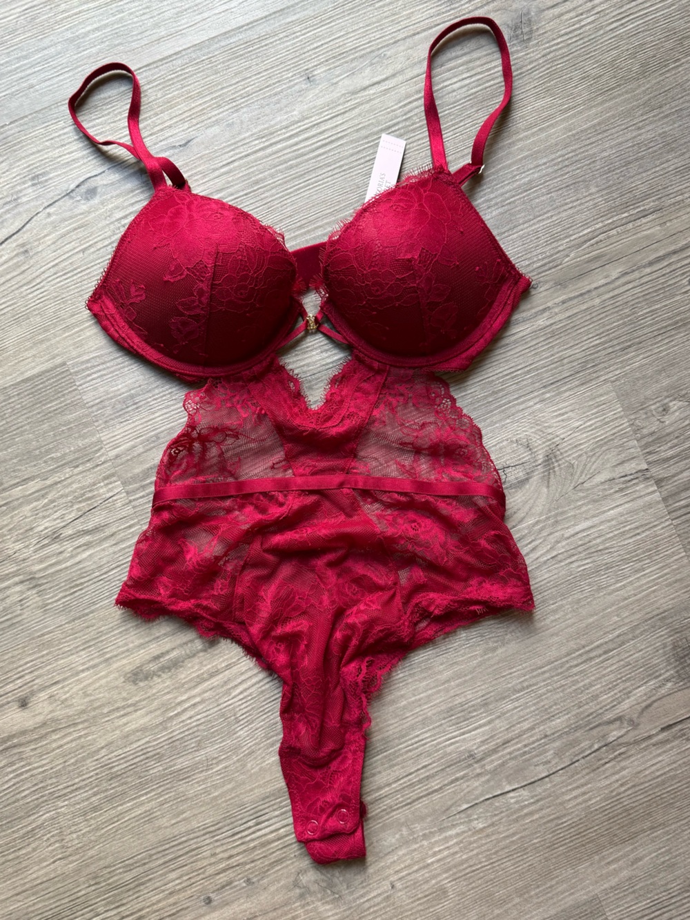 Victoria’s Secret Red Lace Lingerie Set Garter Bodysuit Push Up Bra NWT Sexy S/P
